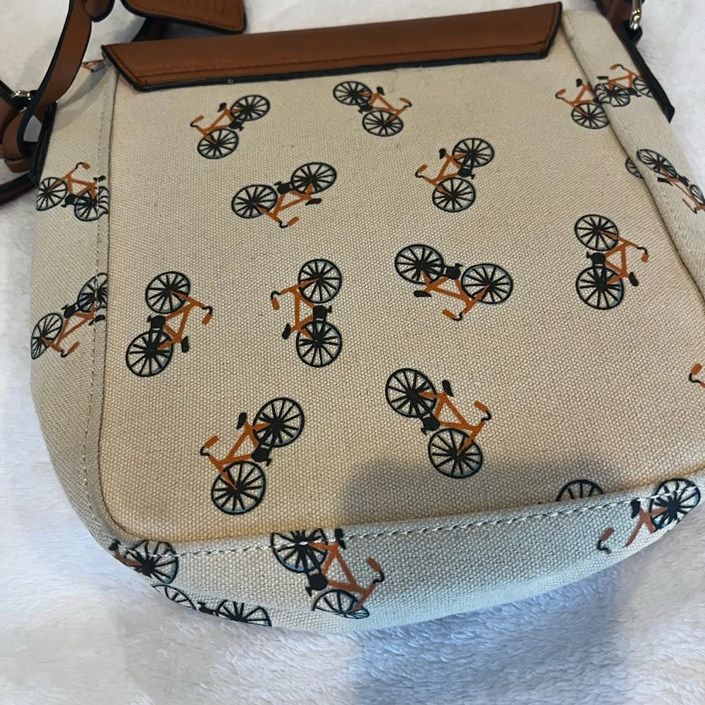Stylish Bicycle Print Crossbody Bag with Tan Accents